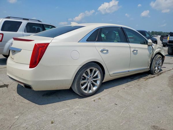 2015 CADILLAC XTS Luxury