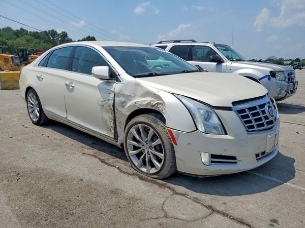 2015 CADILLAC XTS Luxury