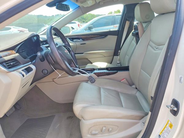 2015 CADILLAC XTS Luxury