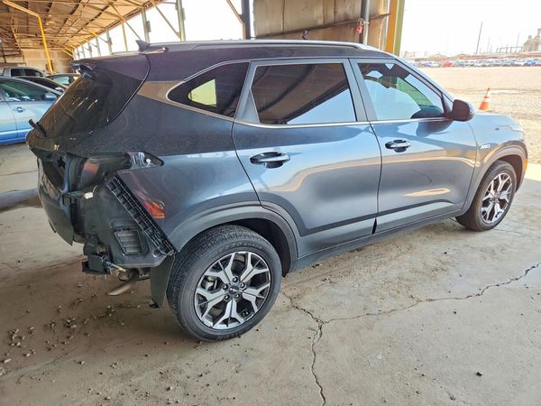 2022 KIA SELTOS EX