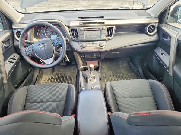 2015 TOYOTA RAV4 XLE (M Grade)
