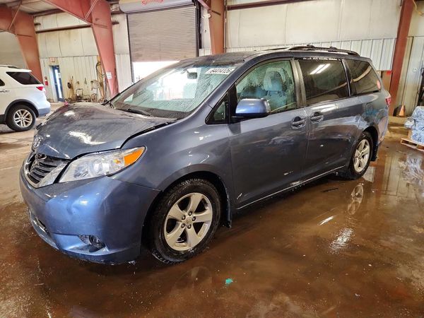 2015 TOYOTA SIENNA