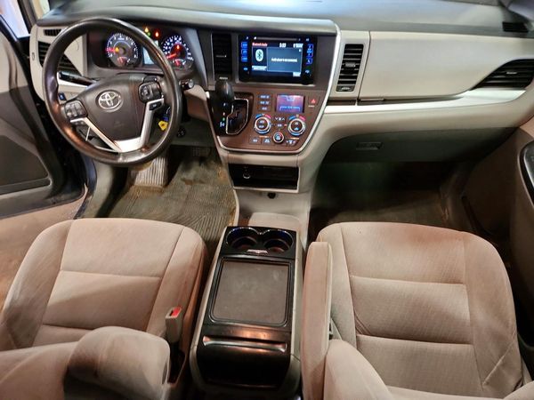2015 TOYOTA SIENNA