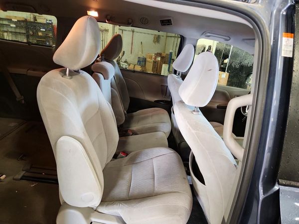 2015 TOYOTA SIENNA