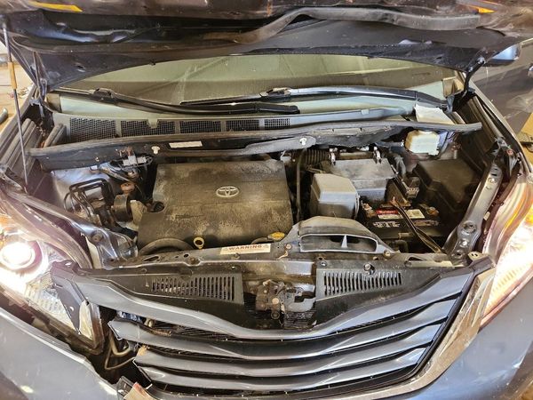 2015 TOYOTA SIENNA