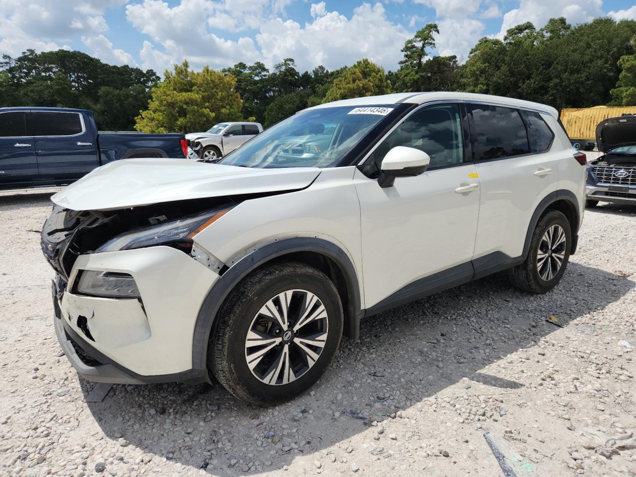 2021 NISSAN ROGUE SV — Front 3/4