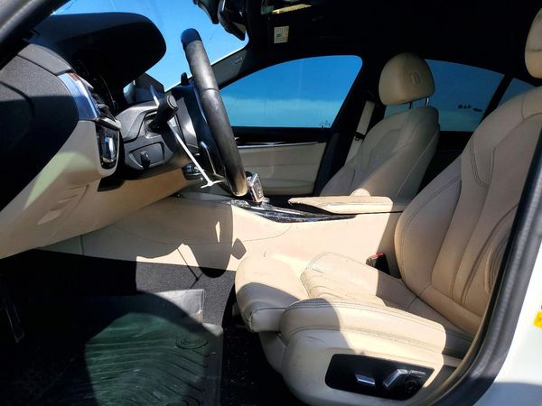 2019 BMW 530