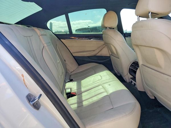 2019 BMW 530