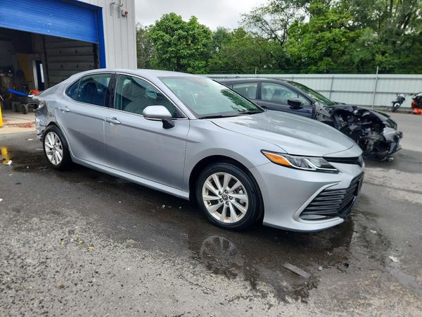 2024 TOYOTA CAMRY