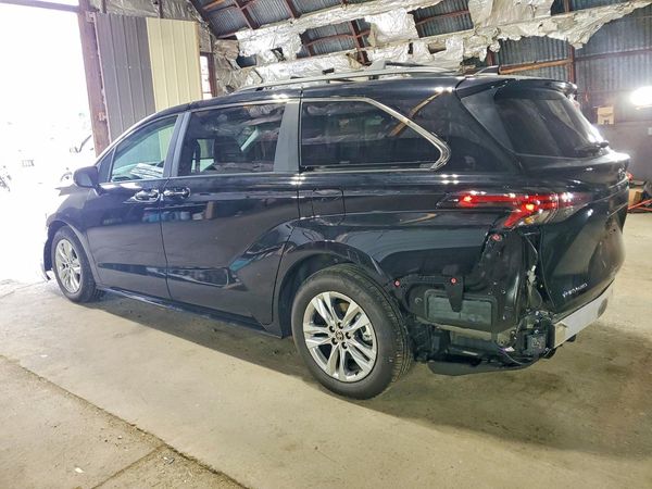 2026 TOYOTA SIENNA