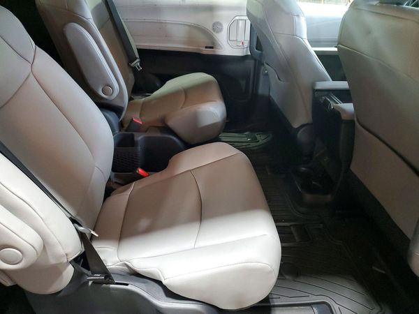 2026 TOYOTA SIENNA