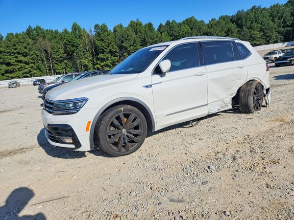 2020 VOLKSWAGEN TIGUAN — Front 3/4