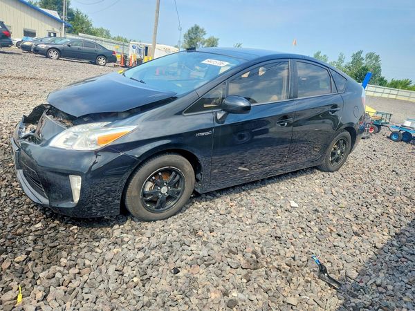 2014 TOYOTA PRIUS