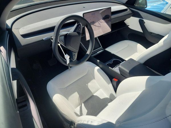 2026 TESLA MODEL Y
