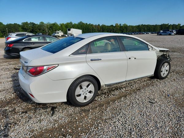 2012 HYUNDAI SONATA Middle level