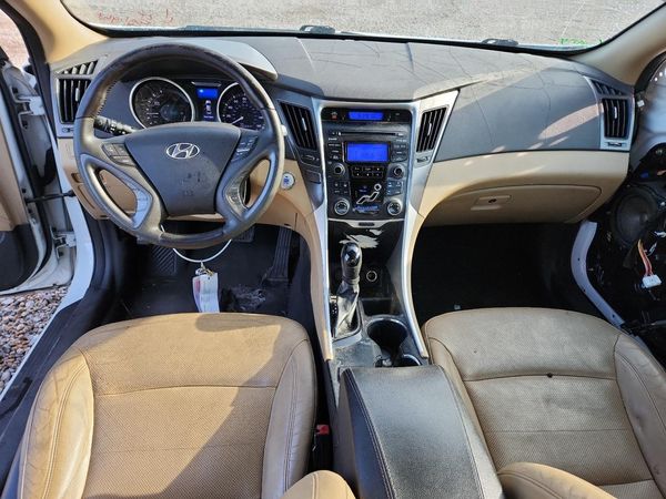 2012 HYUNDAI SONATA Middle level