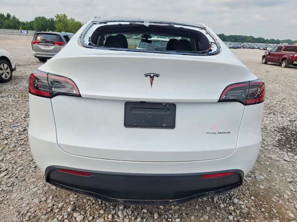 2025 TESLA MODEL Y