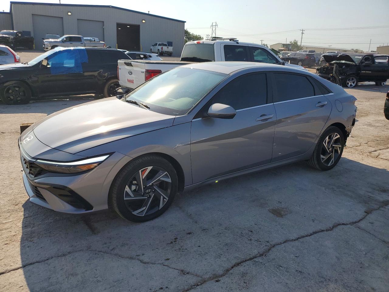 2025 HYUNDAI ELANTRA Limited