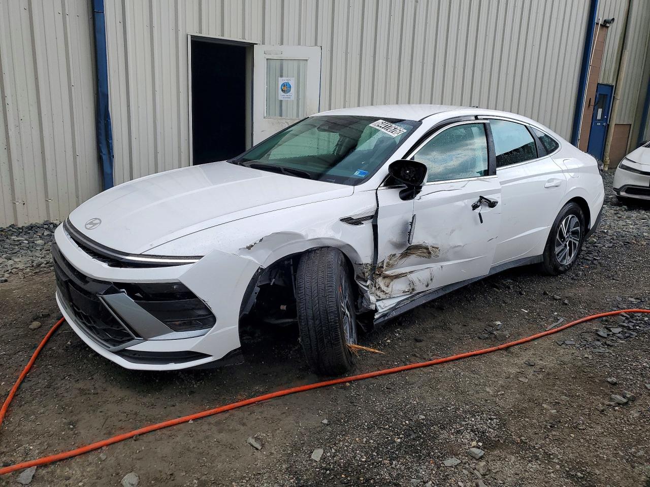 2026 HYUNDAI SONATA Blue — Front 3/4