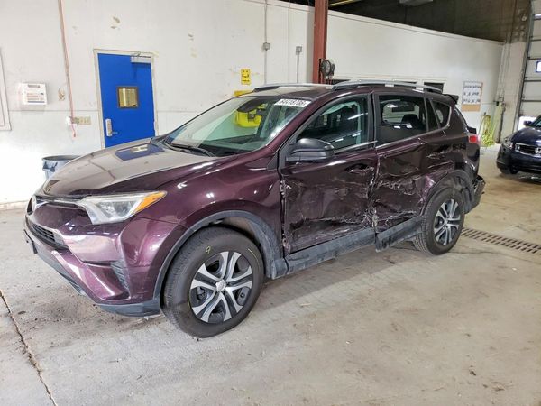 2017 TOYOTA RAV4 LE — Front 3/4
