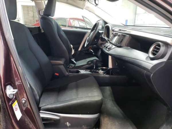 2017 TOYOTA RAV4 LE — DENT