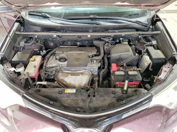 2017 TOYOTA RAV4 LE — Engine bay