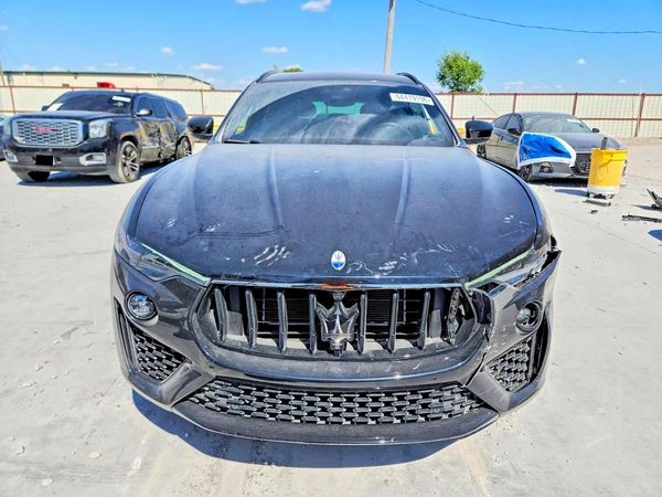 2022 MASERATI LEVANTE MODENA