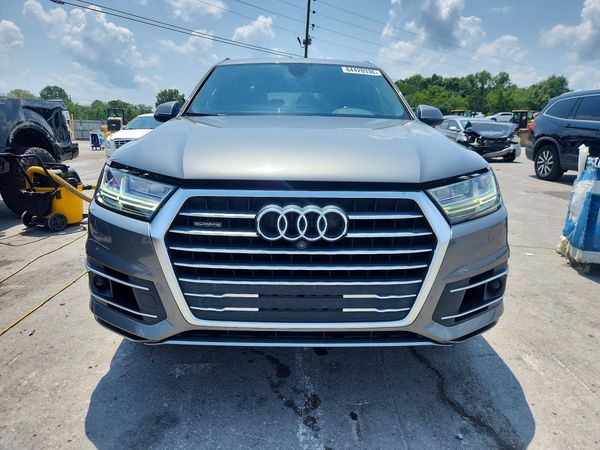 2018 AUDI Q7 quattro Premium Plus