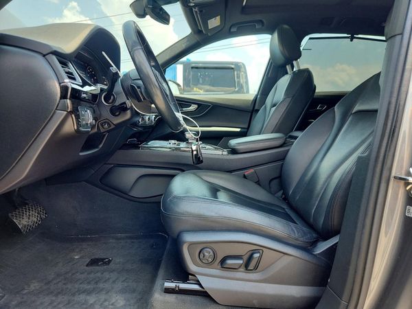 2018 AUDI Q7 quattro Premium Plus
