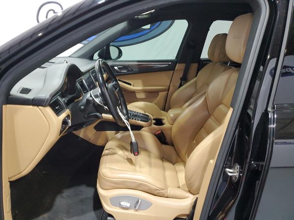 2017 PORSCHE MACAN