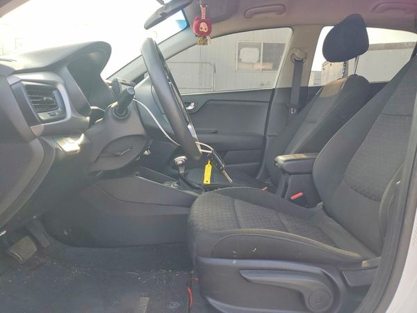 2020 KIA RIO 5-DOOR LX, S