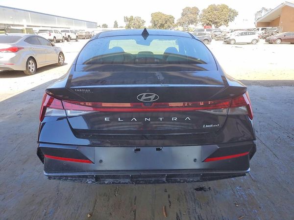 2024 HYUNDAI ELANTRA Limited
