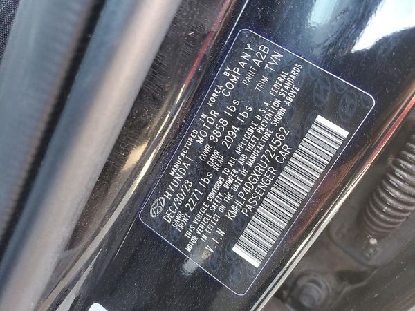 2024 HYUNDAI ELANTRA Limited