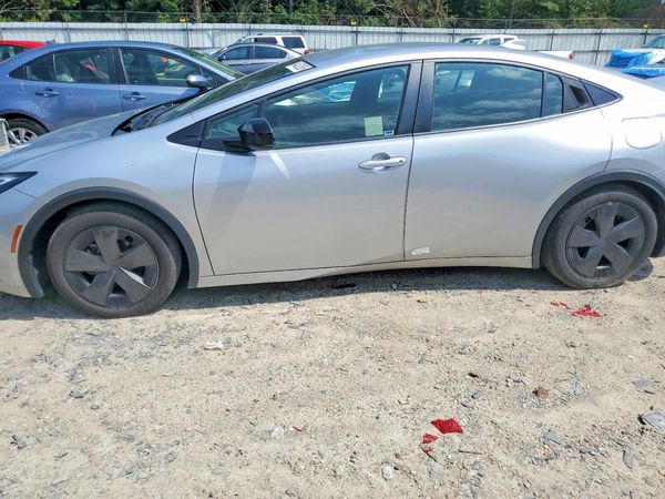 2024 TOYOTA PRIUS