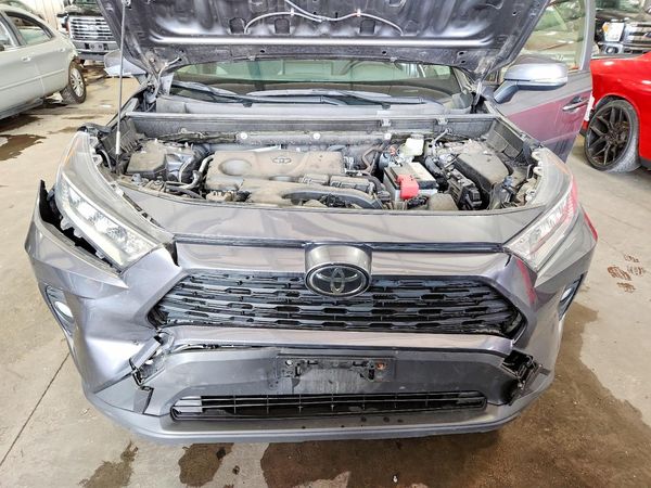 2019 TOYOTA RAV4 XLE / XLE Premium 4WD