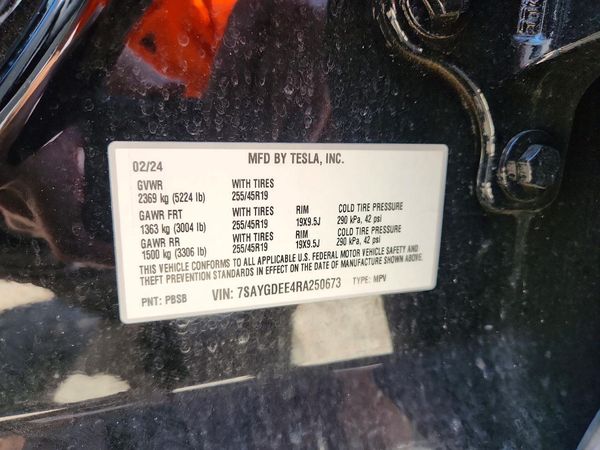 2024 TESLA MODEL Y