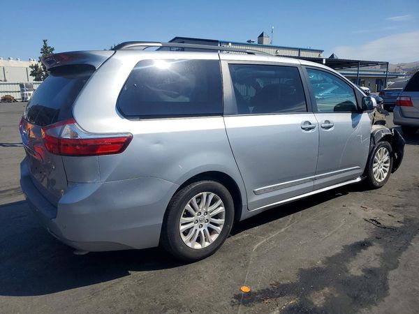 2016 TOYOTA SIENNA