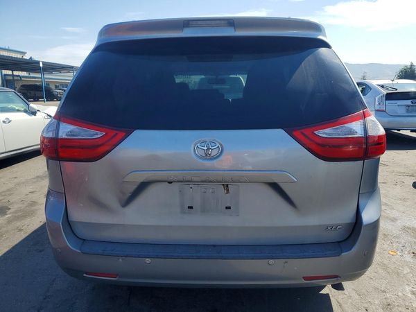 2016 TOYOTA SIENNA