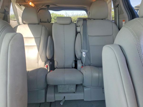 2016 TOYOTA SIENNA