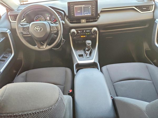 2019 TOYOTA RAV4 LE