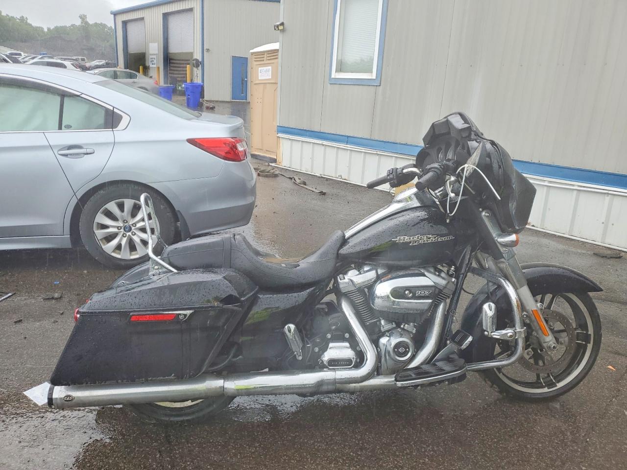 2017 HARLEY-DAVIDSON FLHX