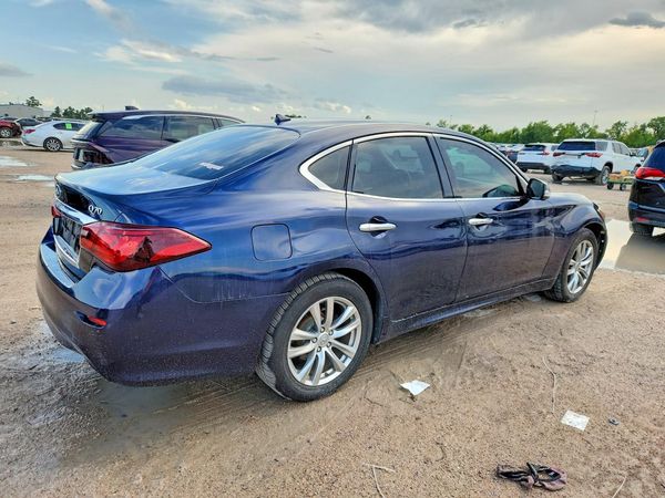 2015 INFINITI Q70