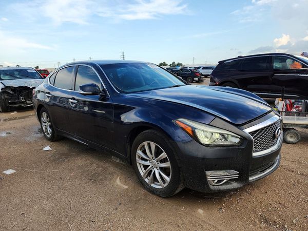 2015 INFINITI Q70