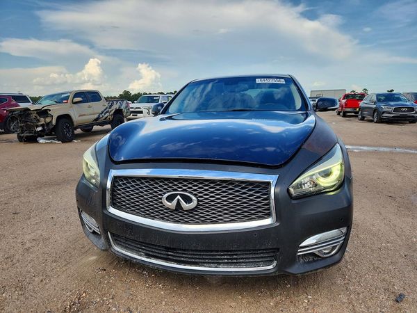 2015 INFINITI Q70