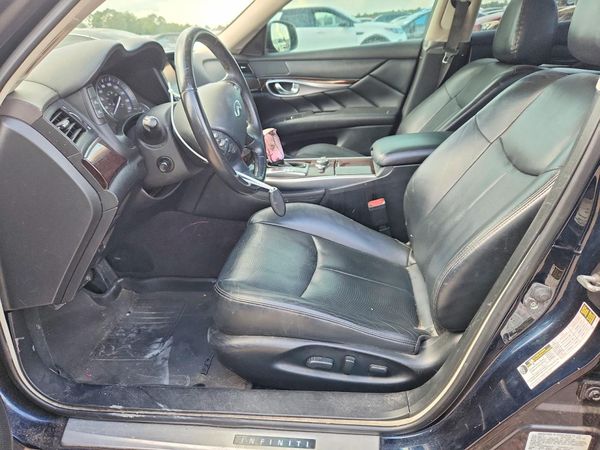 2015 INFINITI Q70