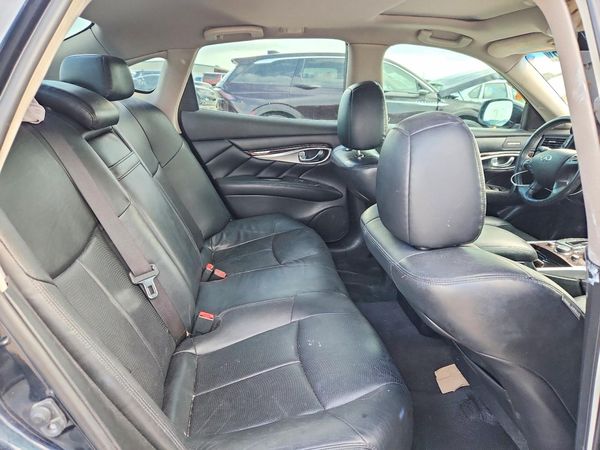 2015 INFINITI Q70