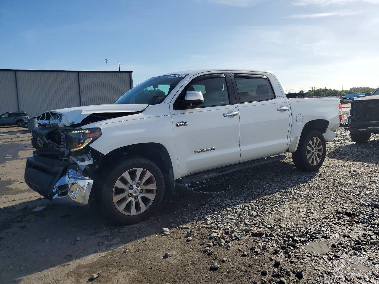 2017 TOYOTA TUNDRA