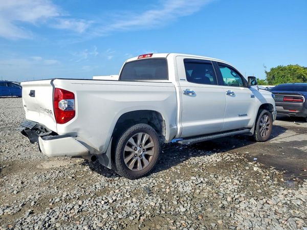 2017 TOYOTA TUNDRA