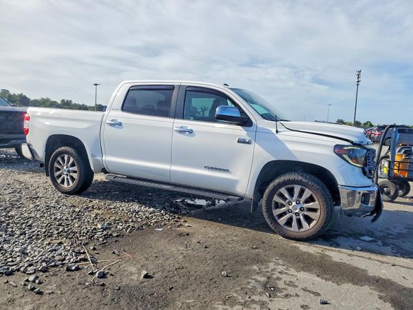 2017 TOYOTA TUNDRA