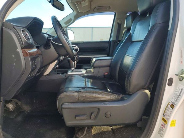 2017 TOYOTA TUNDRA